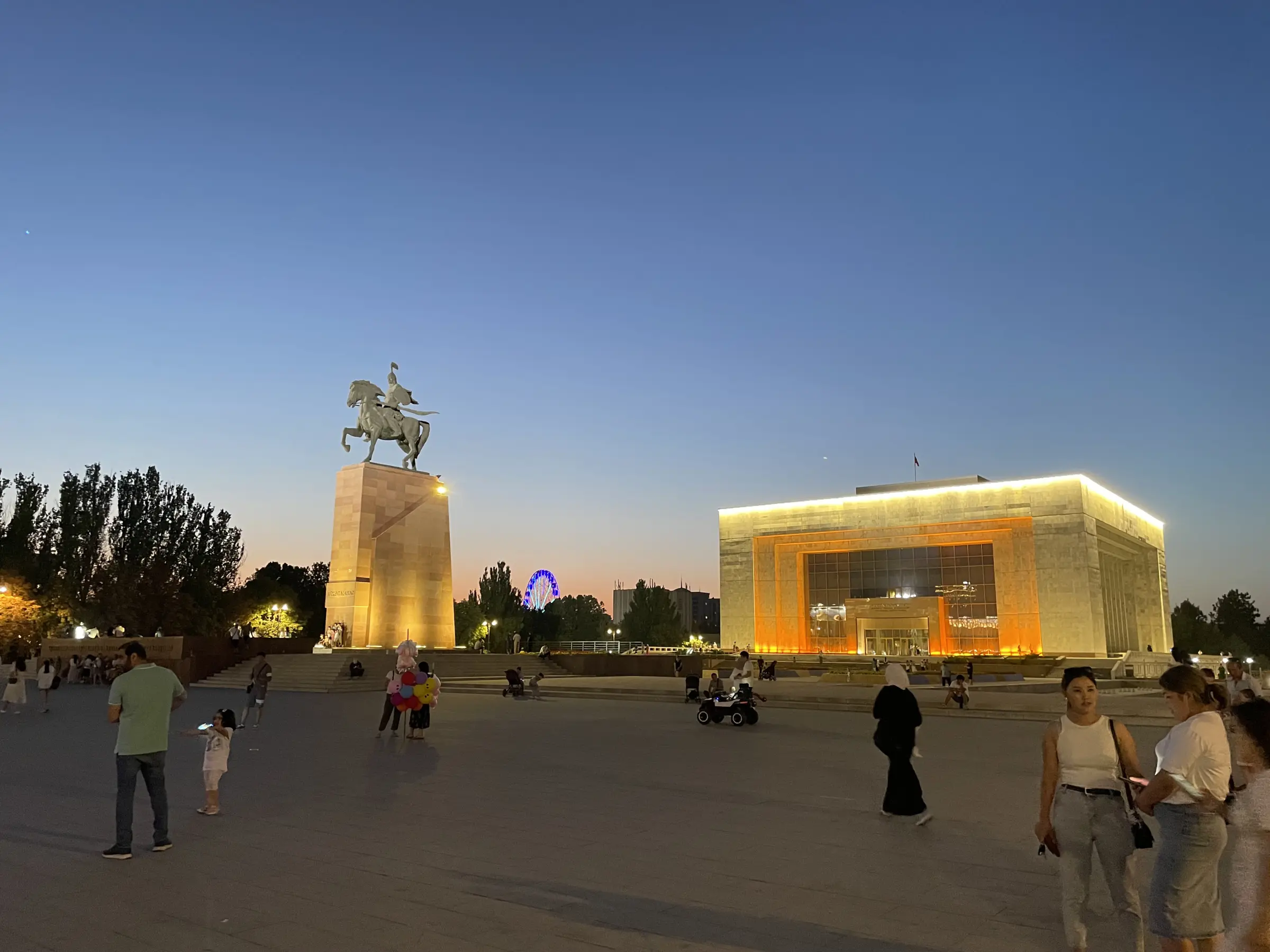 KYRGYZSTÁN - VE STOPÁCH NOMÁDŮ