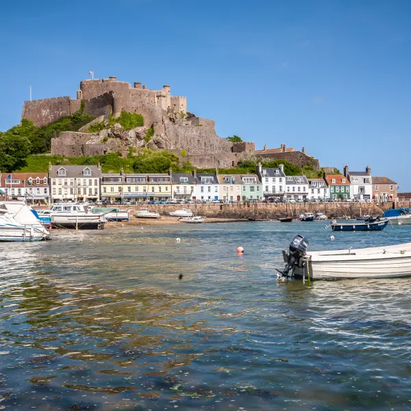 Středověký hrad Mont Orgueil a přístav Gorey, Normanské ostrovy