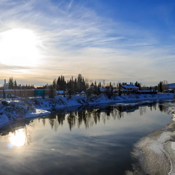 Západ slunce na předměstí Fairbanks, Aljaška