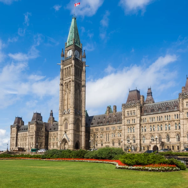 Parliament Hill a věž Peace Tower, Ottawa, Kanada