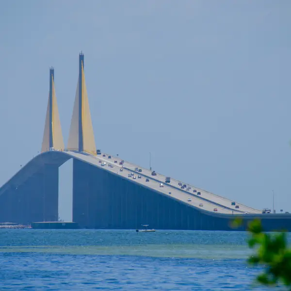 Most Skyway přes záliv Tampa, Florida, USA