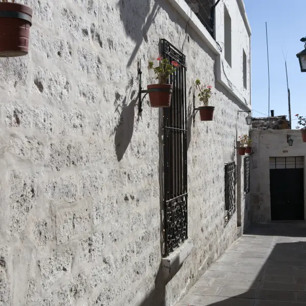 Uličky a obydlí v historickém centrum Arequipy, Peru
