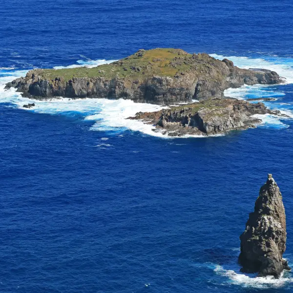 Pohled na ostrov Motu Nui, Velikonoční ostrov