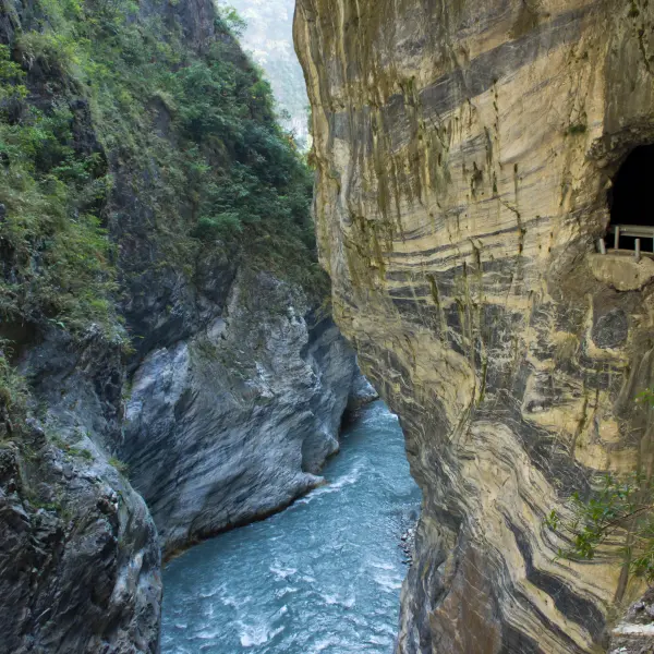 Jedinečné mramorové skály, N.P. Taroko, Taiwan