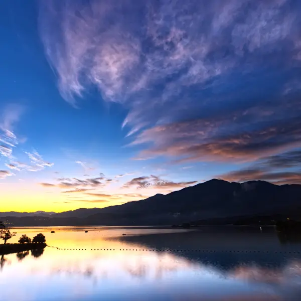 Západ slunce u Jezera Slunce a Měsíce, Taiwan