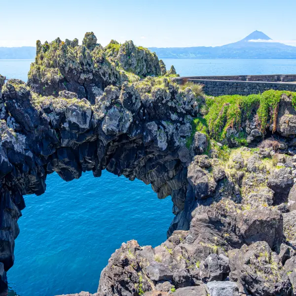 Přírodní skalní brána, Velas, Sao Jorge, Azorské ostrovy