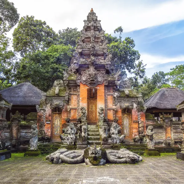 Hinduistický chrám, Ubud, Bali, Indonésie