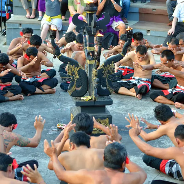 Tanec Kecak, Uluwatu chrám, Bali, Indonésie