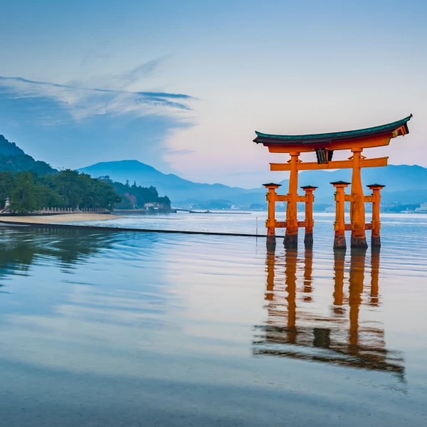 Plovoucí brána Torii, Mijadžima, Japonsko