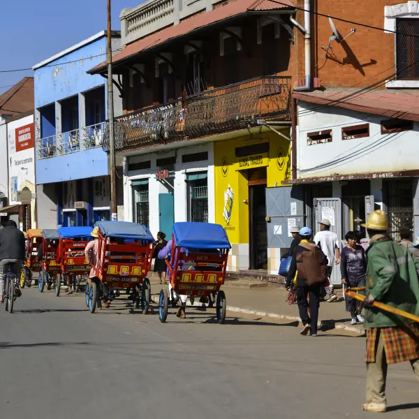 Rikša v ulicích Antsirabe, Madagaskar