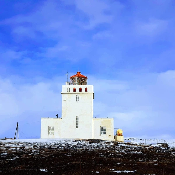 Maják na Dyrholaey, Island