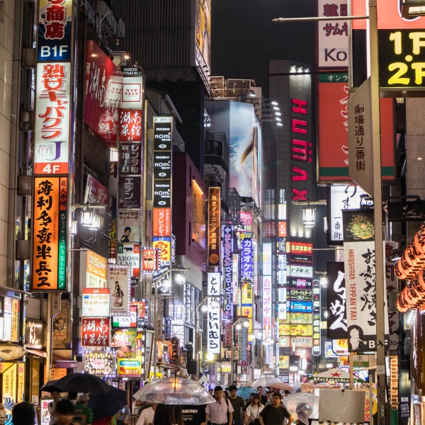 Čtvrť červených luceren Kabuki-čó, Tokyo, Japonsko