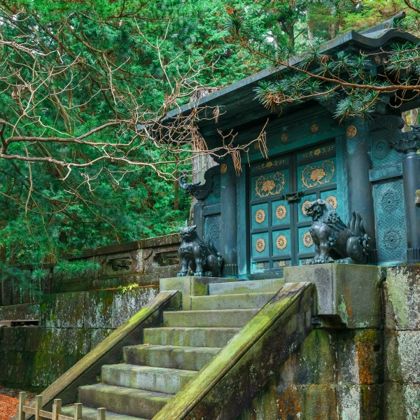 Hrobka šógunů Tokugawy lejasu, Nikkó, Japonsko